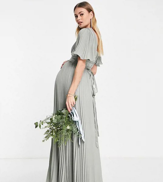 Плиссированное платье макси оливкового цвета с расклешенными рукавами и атласным поясом на талии ASOS DESIGN Maternity Bridesmaid-Зеленый цвет