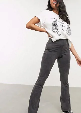 Темно-серые расклешенные брюки с эффектом кислотной стирки Reclaimed Vintage inspired-Серый