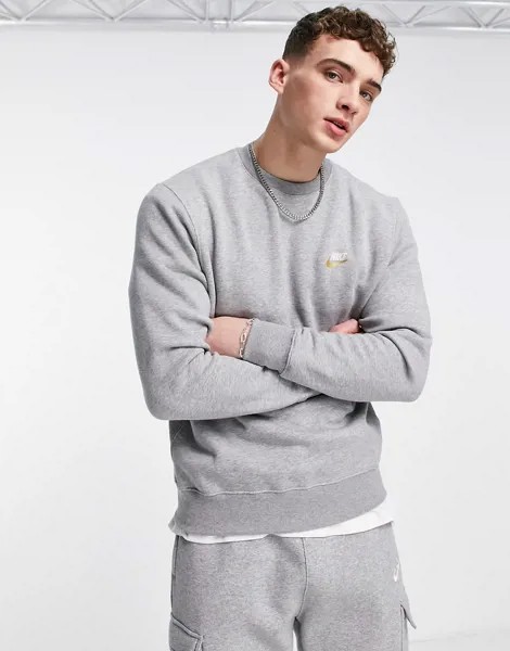 Серый свитшот с металлизированным логотипом Nike Club