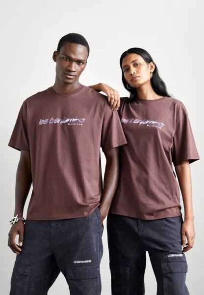 Футболка с принтом RELAXED TEE UNISEX Les Benjamins, старый бордовый