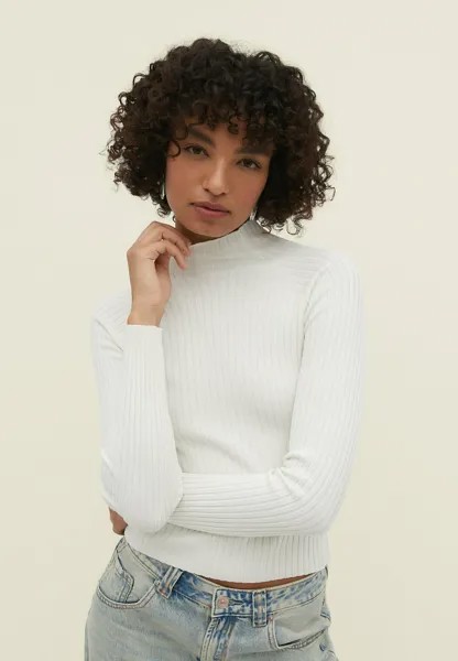 Свитер Mock Turtleneck Stradivarius, белый