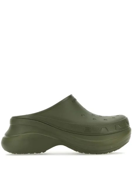 Balenciaga шлепанцы с тисненым логотипом из коллаборации с Crocs, зеленый