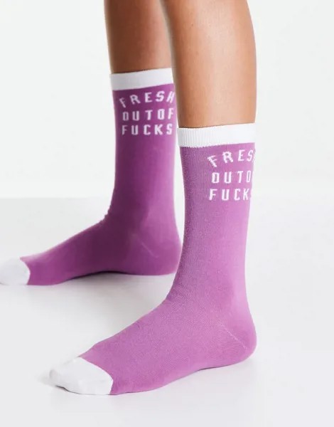 Розовые носки с надписью 