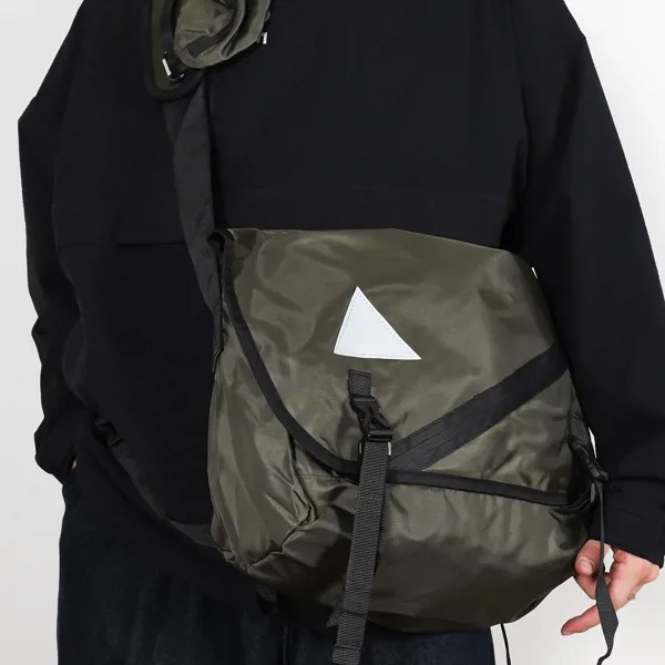 Для мужчины Квадратная сумка с геометрическим принтом