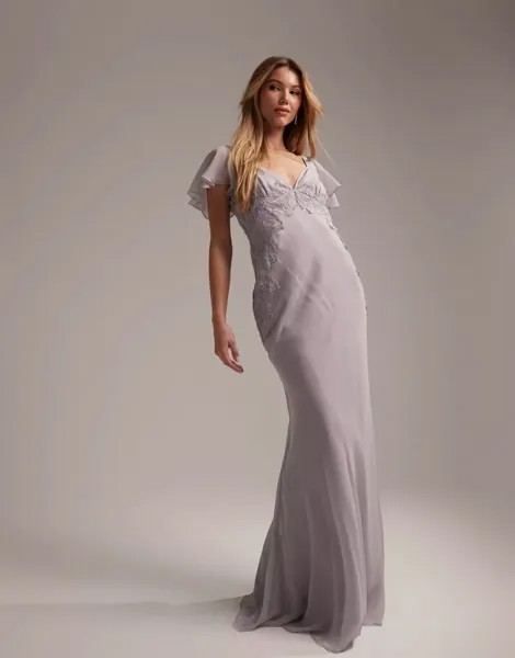 Платье макси с развевающимися рукавами, кружевной отделкой и юбкой косого кроя ASOS Bridesmaid сиреневого цвета