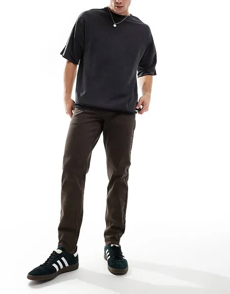 Коричневые зауженные джинсы ASOS DESIGN