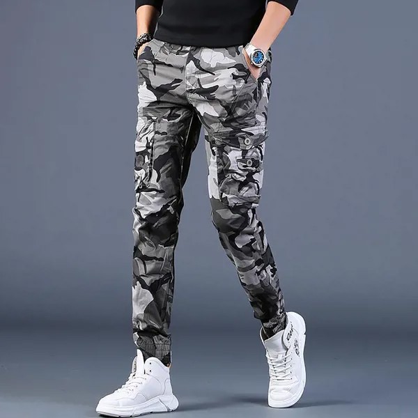Высококачественные мужские облегающие джинсовые брюки, камуфляжные брюки для бега с несколькими карманами, стильные спортивные уличные брюки, модные джинсы-карго;