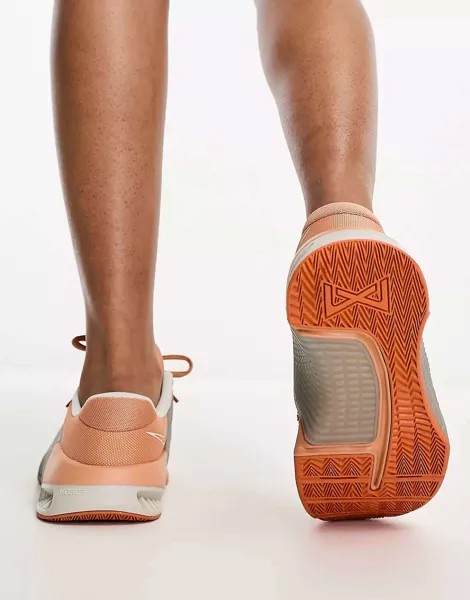 Персиковые кроссовки Nike Metcon 9