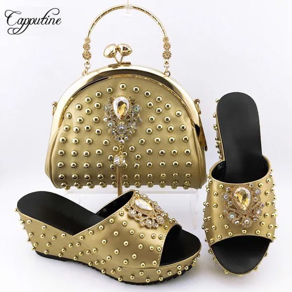 Новейшая Золотая женская обувь, подходящая сумка в комплекте, африканские танкетки на каблуке и платформе, тапочки и сумочка с заклепками, туфли-лодочки, клатч QSL016 7,5 см