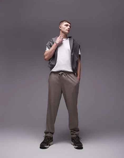 Topman – зауженные брюки со складками каменного цвета