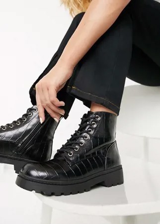 Черные ботинки с эффектом крокодиловой кожи на плоской массивной подошве и со шнуровкой New Look-Черный