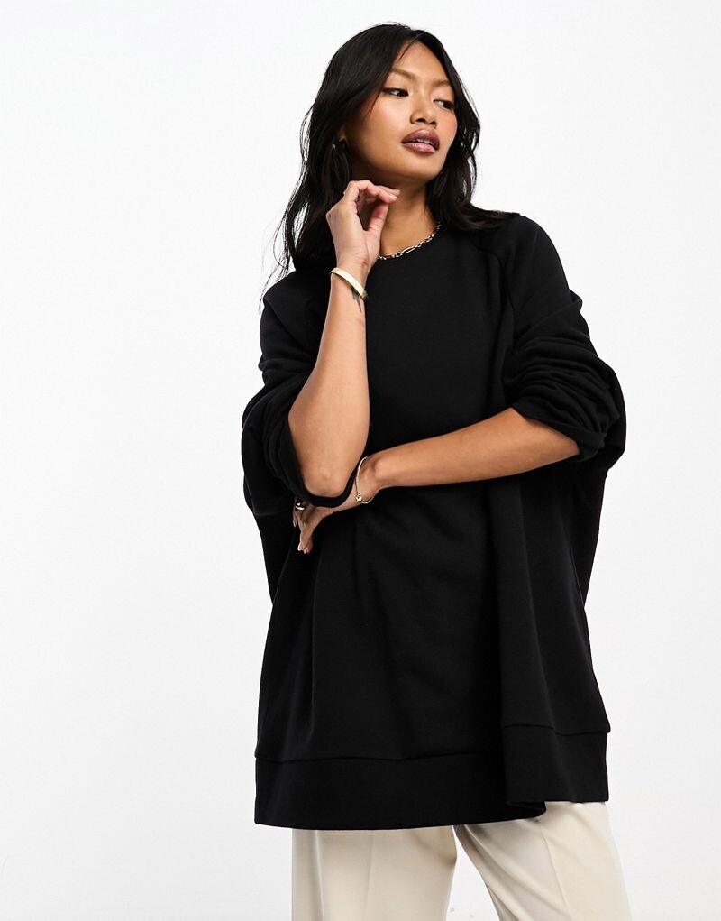 Черный свободный свитшот реглан ASOS DESIGN