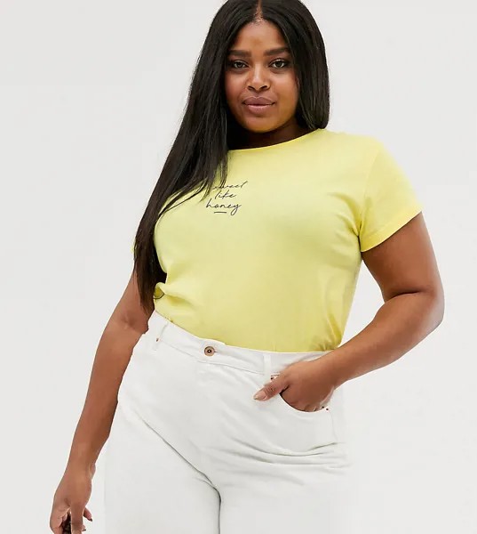 Лимонно-желтая футболка с надписью 