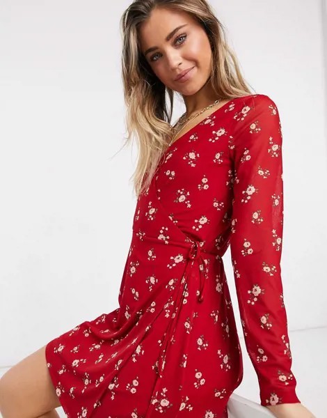 Красное короткое платье с V-образным вырезом в мелкий цветочек Hollister-Красный