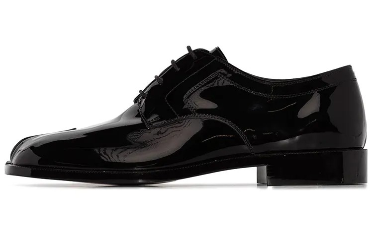 Таби Броги из лакированной кожи Maison Margiela