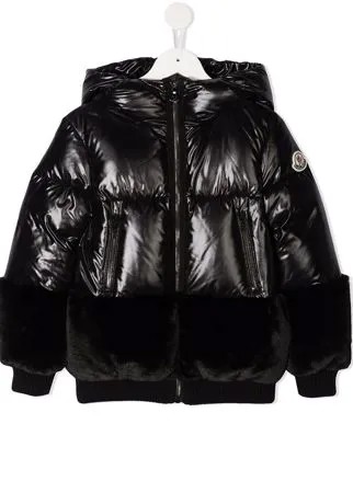 Moncler Enfant пуховик с отделкой из искусственного меха
