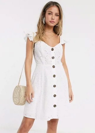 Белый сарафан мини на пуговицах с вышивкой ASOS DESIGN