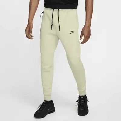 Джоггеры Nike Sportswear Tech Fleece, цвет Olive Aura/Black