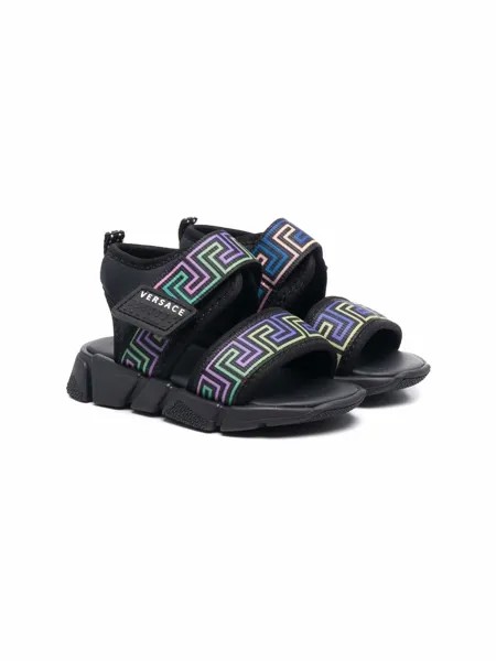 Versace Kids сандалии на липучках с узором Greca