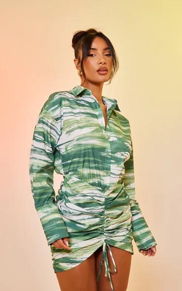 PrettyLittleThing Зеленое облегающее платье-рубашка свободного кроя со сборками и абстрактным принтом