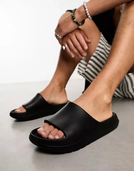 Черные шлепанцы на массивной подошве ASOS
