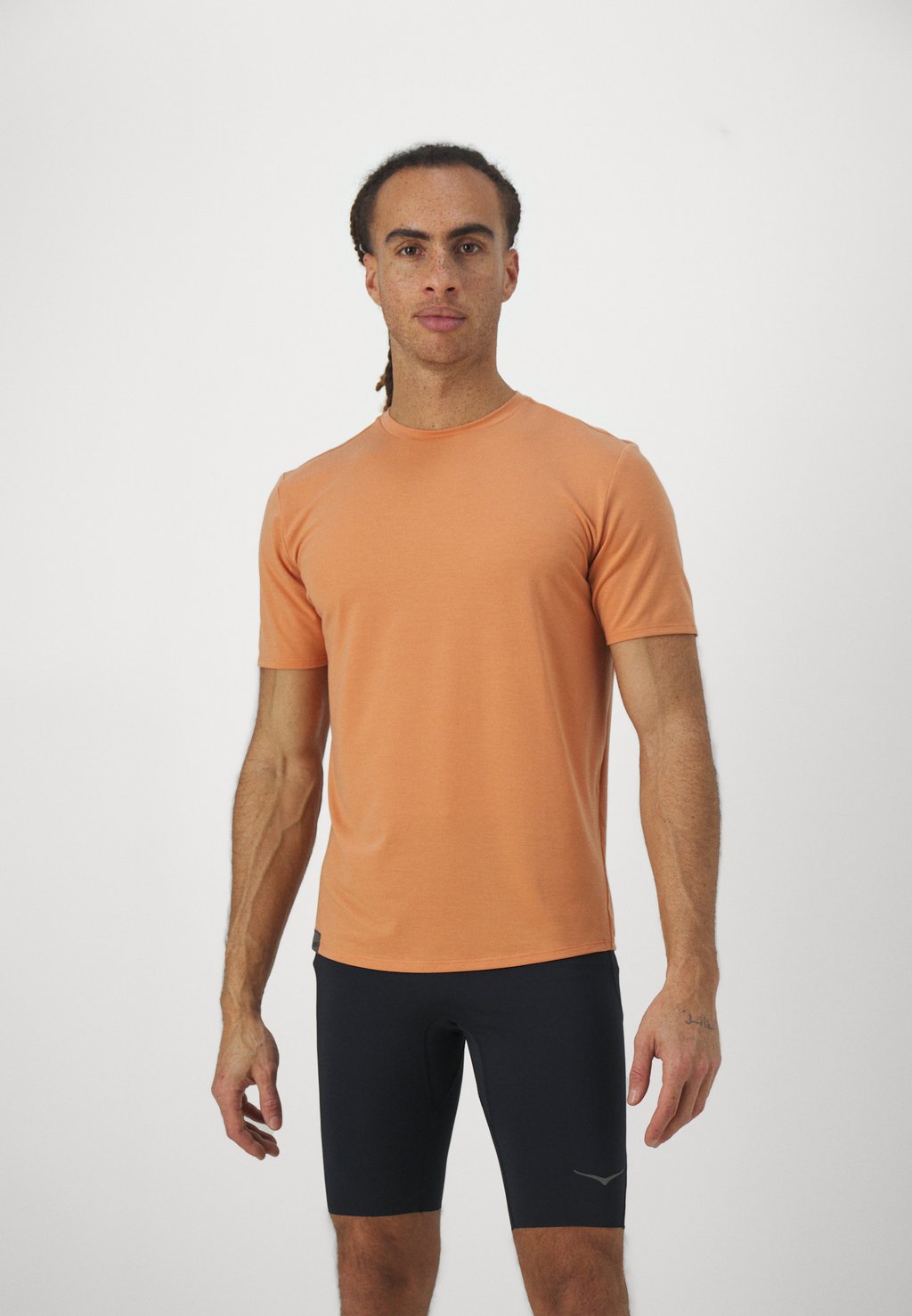 Базовая футболка HOKA ESSENTIAL TEE, цвет cedar