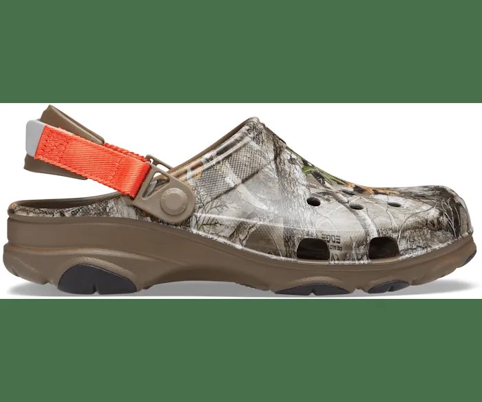 Универсальные сабо Realtree Edge Crocs женские, цвет Walnut