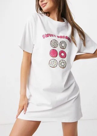 Белое пижамное платье-футболка с принтом пончиков и надписью 