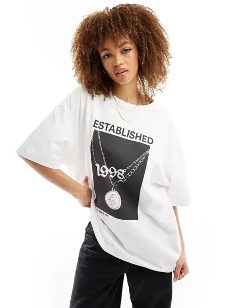 Белая футболка бойфренда с надписью «Established» и рисунком цепочки ASOS