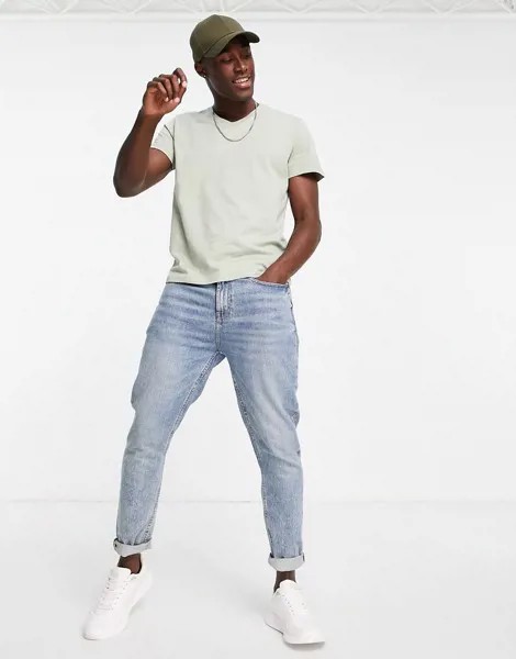 Футболка цвета хаки с V-образным вырезом ASOS DESIGN-Зеленый цвет
