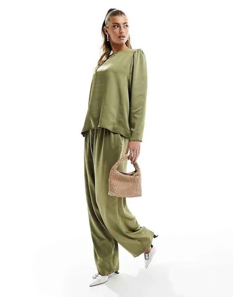 Топ Flounce London Satin Oversized, оливковый