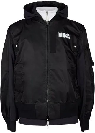 Nike бомбер с логотипом из коллаборации с Sacai