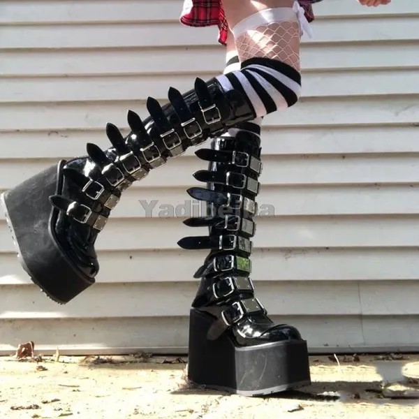 Бренд Роскошный дизайн Платформа Толстый каблук Mid Calf Boots Женщины Панк Прохладная готика Черная пряжка Обувь Женщина Высокие сапоги