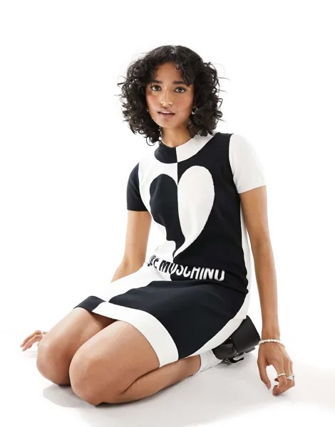 Черно-белое платье-свитер с логотипом Love Moschino