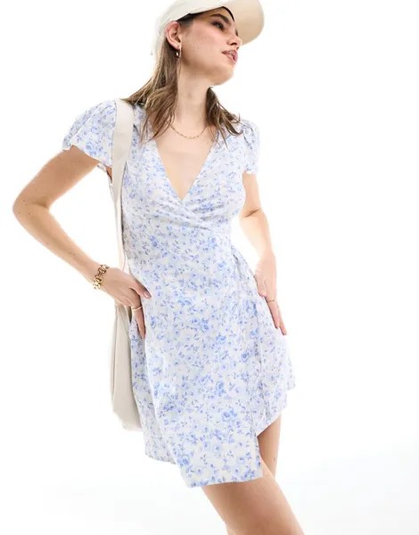 Синее чайное платье мини с запахом и цветочным принтом Miss Selfridge