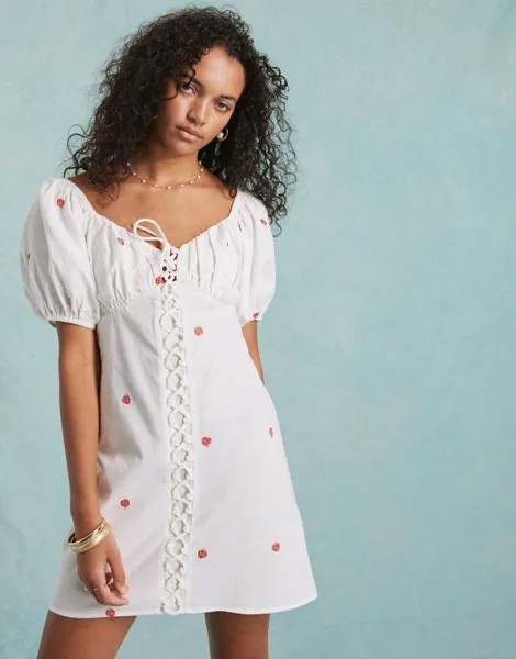 Кремовое мини-платье из льна Miss Selfridge с фруктовой вышивкой