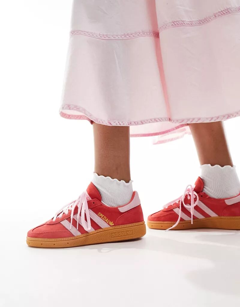 Красные и розовые кроссовки adidas Originals Handball Spezial