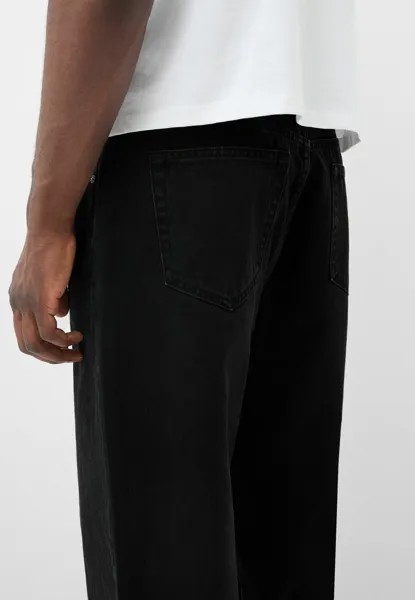 Джинсы свободного покроя LOOSE-FIT Bershka, черный деним