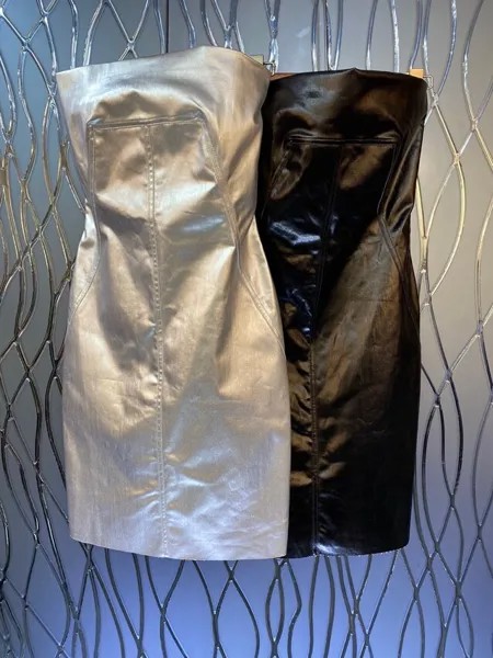 Женское платье-бандо без рукавов, однотонное платье с открытыми плечами и отделкой сумочкой на бедрах, модель 2022, 1003