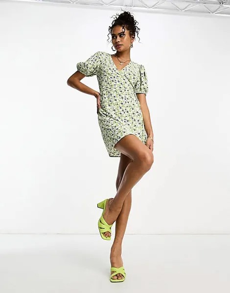 Гламурное зеленое мини-платье с короткими рукавами и запахом в стиле ретро с цветочным принтом