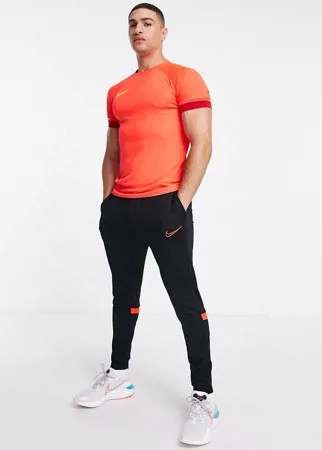 Джоггеры черного и красного цветов Nike Football Dri-FIT Academy 21-Черный цвет