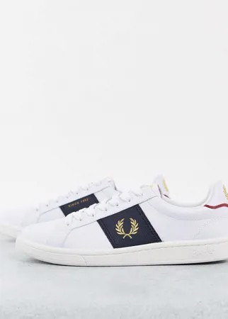 Белые кожаные кроссовки с темно-синей боковой вставкой Fred Perry B721-Белый