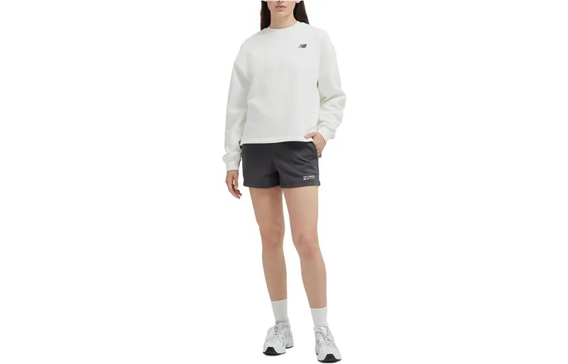 Толстовка женская белая New Balance