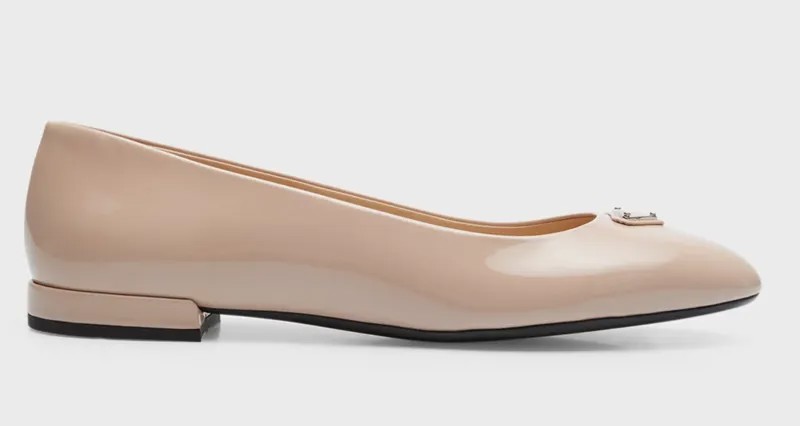 Женские балетки на плоской подошве Prada Cipria бежевого телесного цвета из лакированной кожи с логотипом и логотипом, бежевый