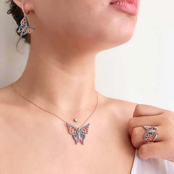 Цепочка женская из серебра 925 пробы с синей бабочкой