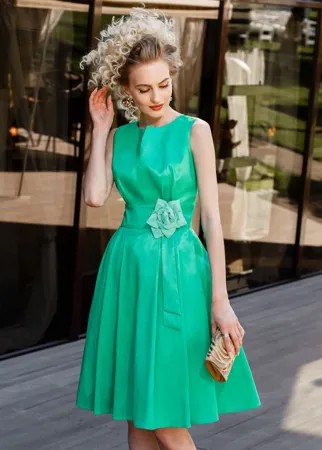 Зеленое вечернее платье с цветком на поясе NN077B