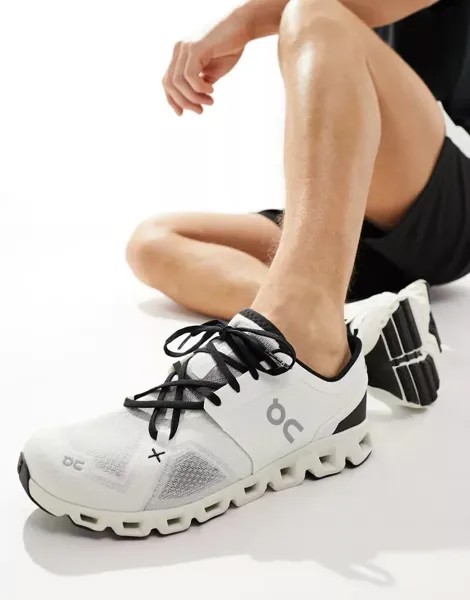 Беговые кроссовки ON Cloud X 3 цвета слоновой кости и черного цвета On Running