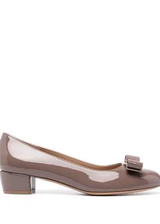 Salvatore Ferragamo туфли-лодочки Vara Bow