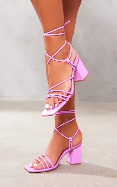 PrettyLittleThing Розовые босоножки на квадратном низком деревянном каблуке с ремешком из искусственной кожи