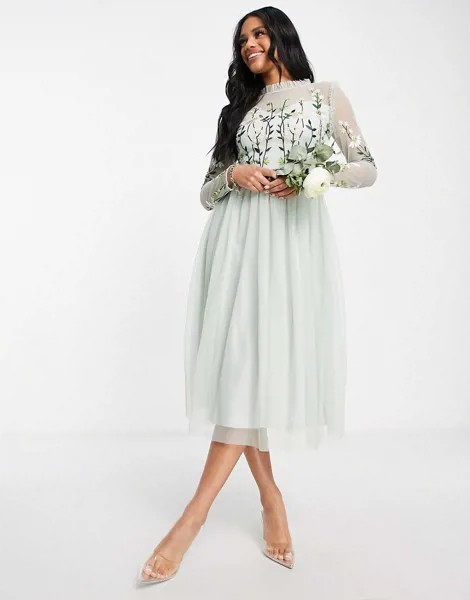 Шалфейно-зеленое платье макси подружки невесты с плиссированной юбкой и вышивкой на топе Frock and Frill Bridesmaid-Зеленый цвет